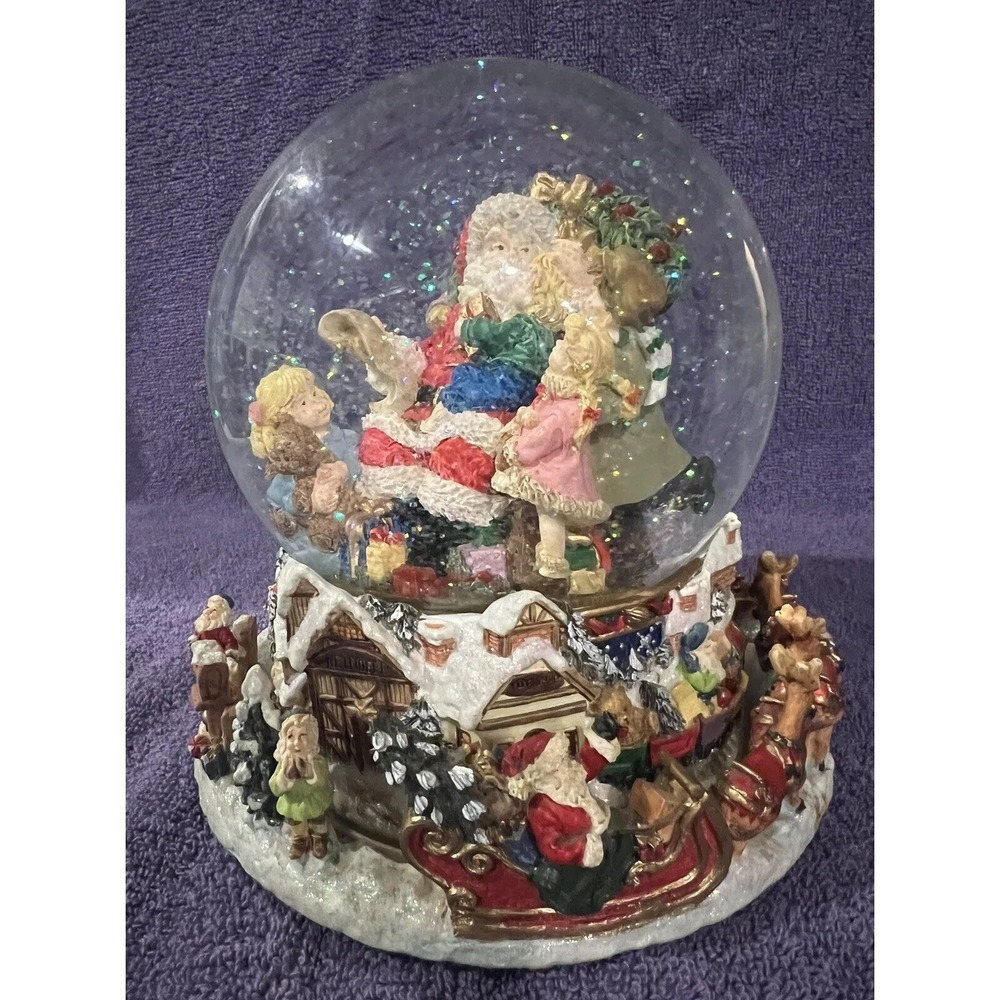 Kirkland Musical Water Globe Revolving Base Snow Santa Jolly Old Saint Nicholas